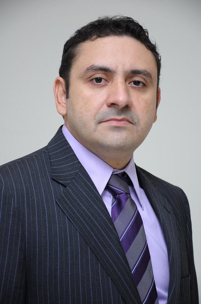 business-man-1125324_1280